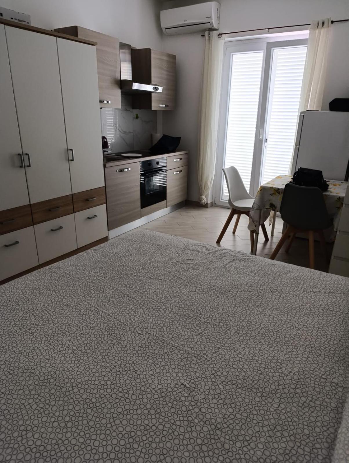 Dolcevita Airport Apartment *